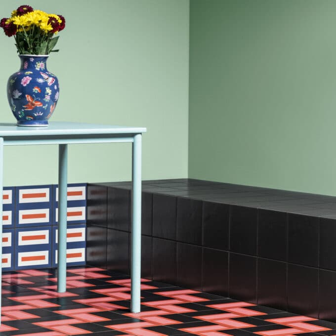 Carrelage décoratif Margherita BLACK TERRACOTTA 20,5x20,5 par Mutina