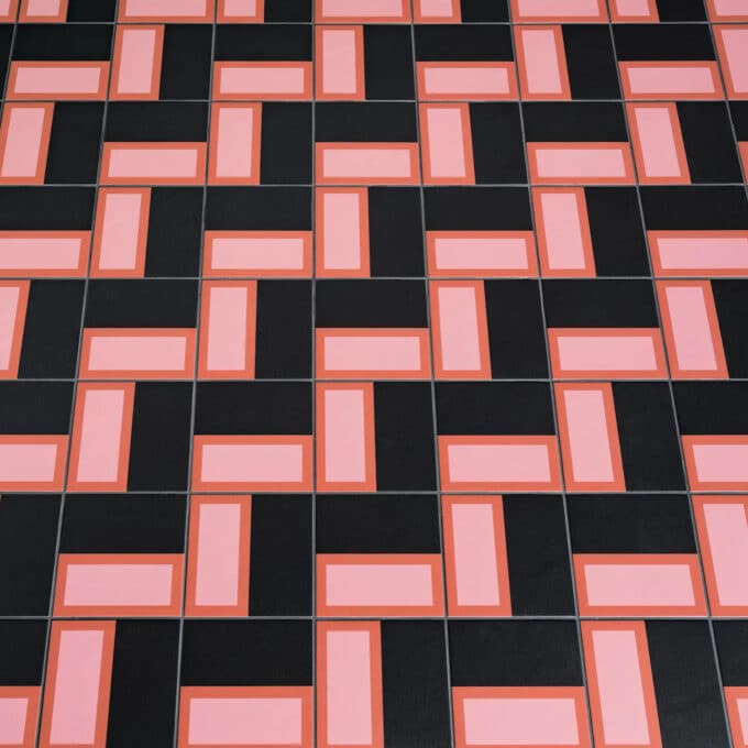 Carrelage décoratif Margherita BLACK TERRACOTTA 20,5x20,5 par Mutina