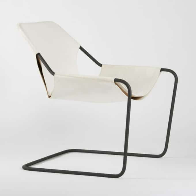 Fauteuil en acier carbone phosphaté et cuir pleine fleur PAULISTANO