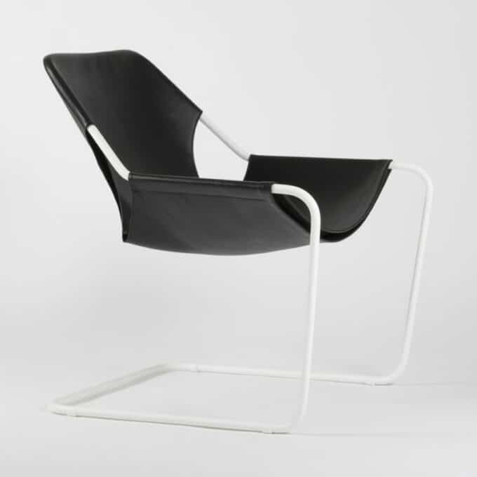 Fauteuil en acier carbone époxy blanc et cuir pleine fleur PAULISTANO