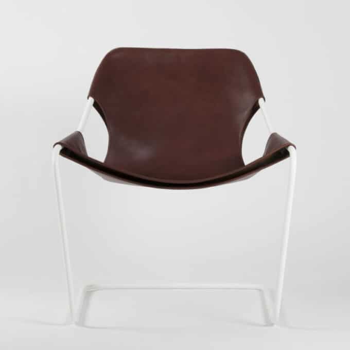 Fauteuil en acier carbone époxy blanc et cuir pleine fleur PAULISTANO