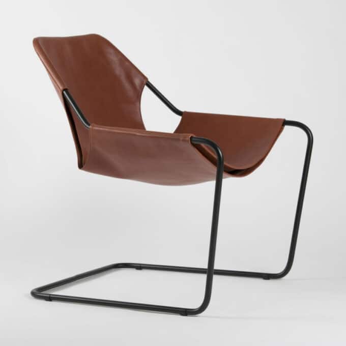 Fauteuil en acier carbone époxy noir et cuir pleine fleur PAULISTANO