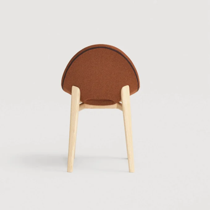 Chaise en bois de frêne naturel et tissu Capdell LEIZU 2411WT