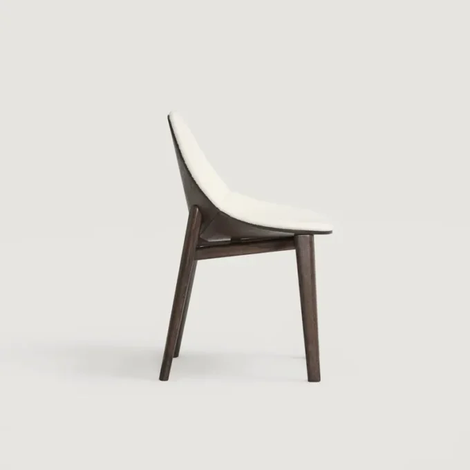 Chaise en bois de frêne teinté et tissu bouclette Capdell LEIZU 2411WP