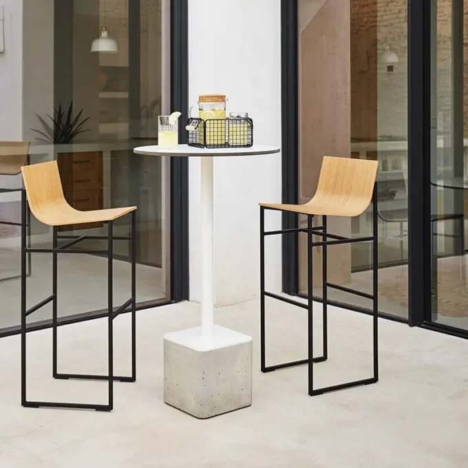 Tabouret en métal et chêne naturel Capdell A COLLECTION 469R