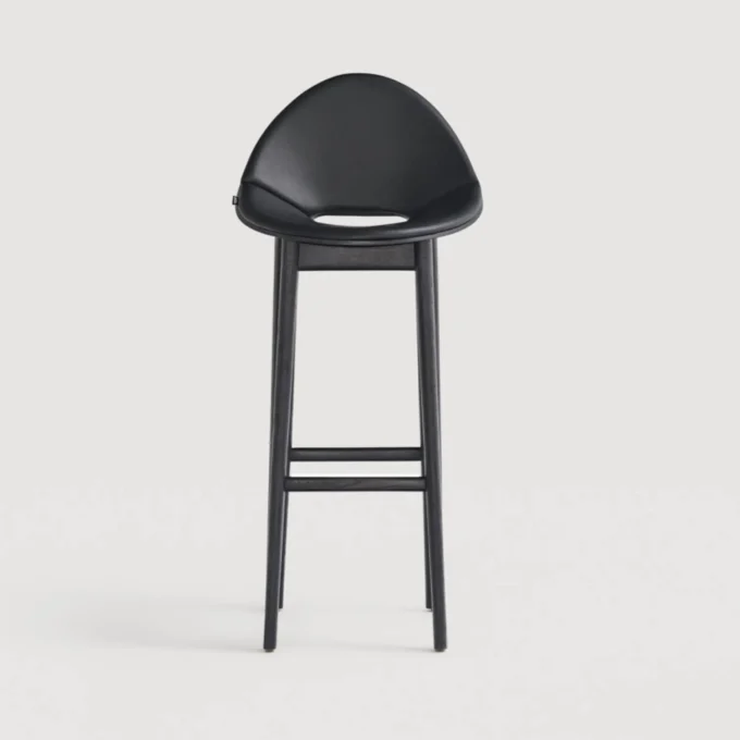 Tabouret en frêne teinté noir et cuir Capdell LEIZU 2419WP