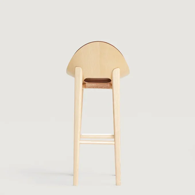 Tabouret en frêne naturel et cuir Capdell LEIZU 2419WP