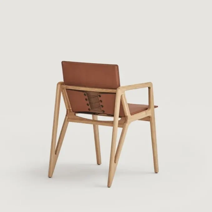 Chaise avec accoudoirs en bois de chêne et cuir Capdell ATRIA 2323