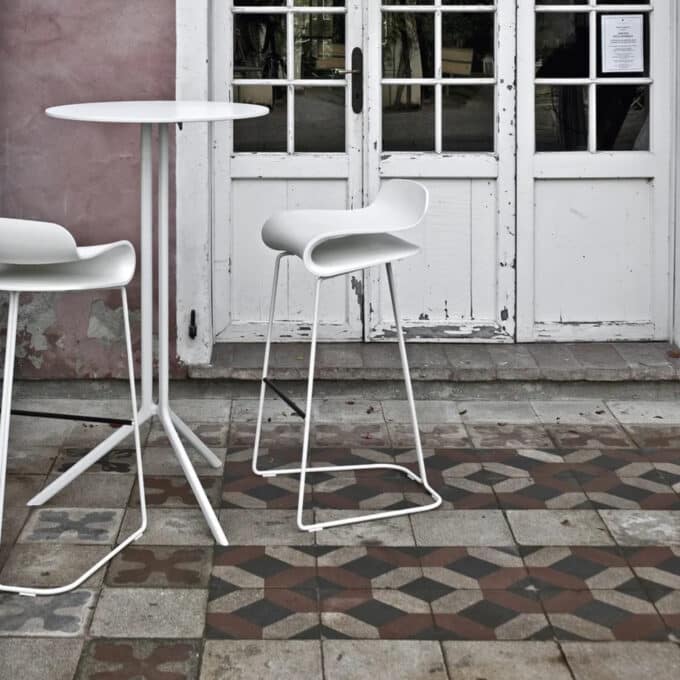 Tabouret bas Kristalia BCN acier laqué assise h.66 Réf. 05BCN02