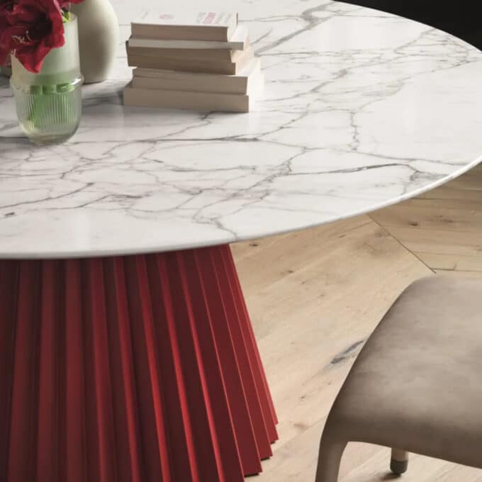 Table ronde en métal et plateau en marbre Midj PLISSÉ