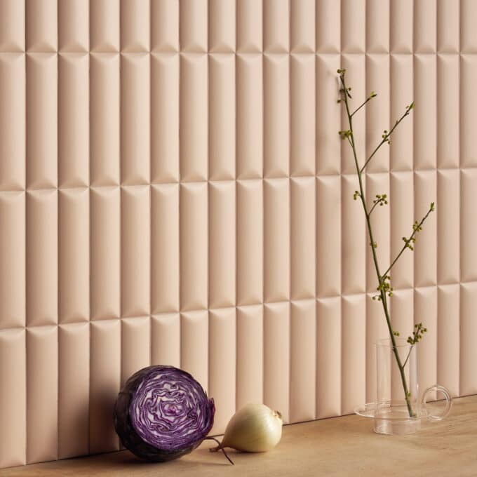 Carrelage mural effet matelassé RELIEVE QZ UNO Dune Powder 5 × 20 cm