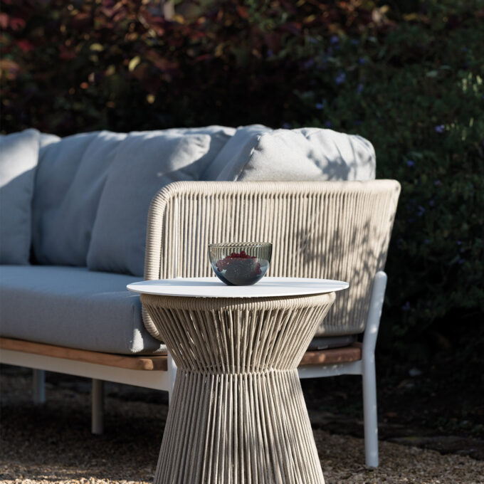 Canapé extérieur Omer 3 places aluminium blanc et corde Minéral – Diphano