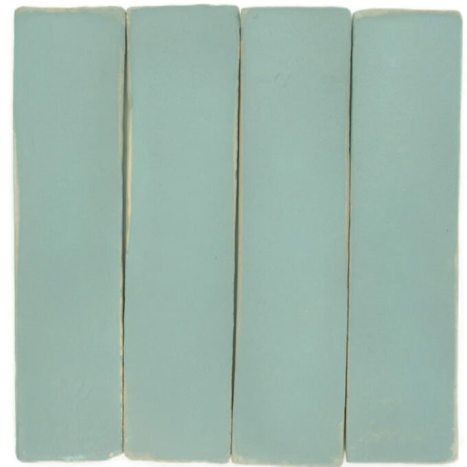 Carreau artisanal en Terre Cuite Émaillée 6x25 cm – Classico Vert Pastel