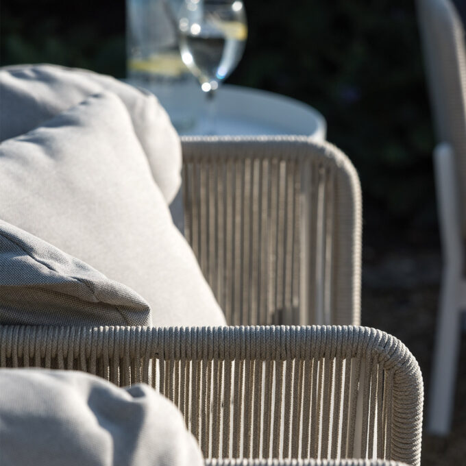 Salon de jardin Omer combo – Finition Blanc & corde tressée Mineral - Diphano