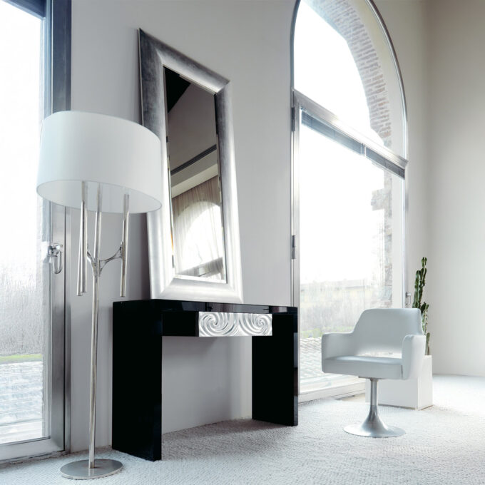 Miroir mural Brian par BMB Italy – Cadre sculptural doré ou argenté, esprit classique revisité