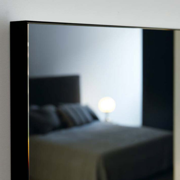 Miroir mural Leggero par Bmb Italy – Minimalisme élégant et formats variés