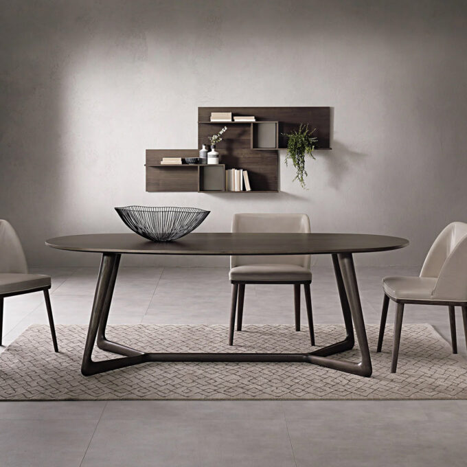 Table Cover 5404.2 ovale en bois massif – Pacini & Cappellini