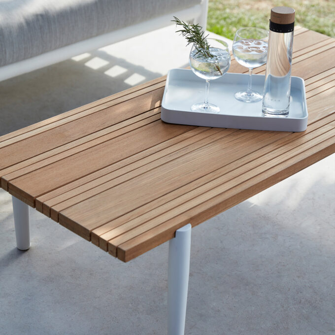 Table basse extérieure en teck et aluminium blanc – Switch Fabric – Diphano