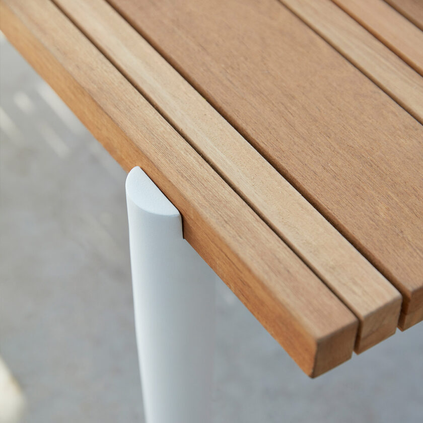 Table basse extérieure en teck et aluminium blanc – Switch Fabric – Diphano – Image 5