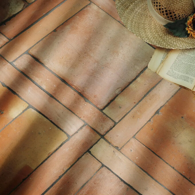 Carreau en Terre Cuite Artisanale 30x30 cm – Série Ecologica