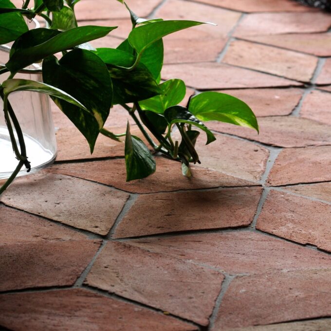 Carreau en Terre Cuite Artisanale Rombo 13x23,5 cm – Série Ecologica