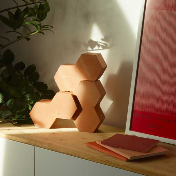 Claustra Mutina Hives Natural – Design Konstantin Grcic