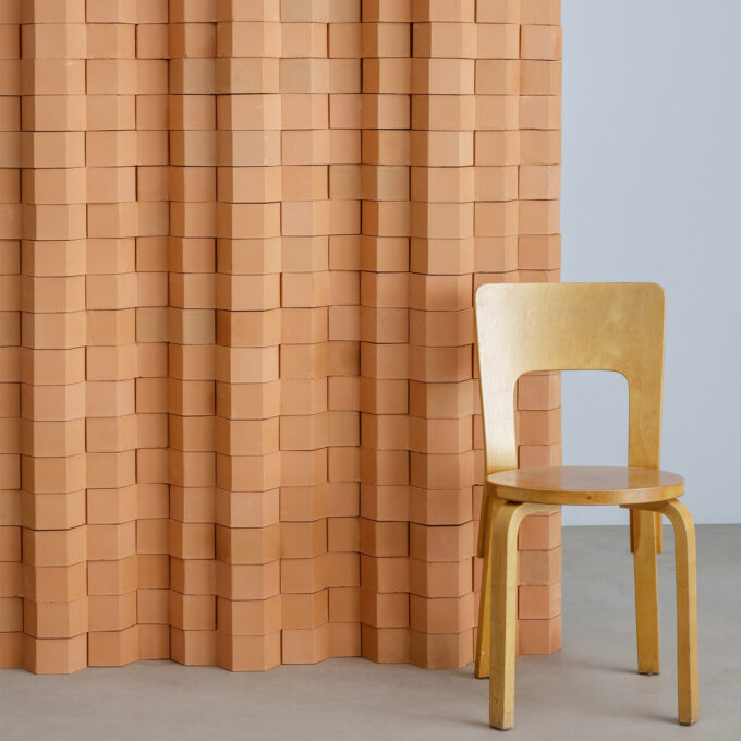 Claustra Mutina Hives Natural – Design Konstantin Grcic