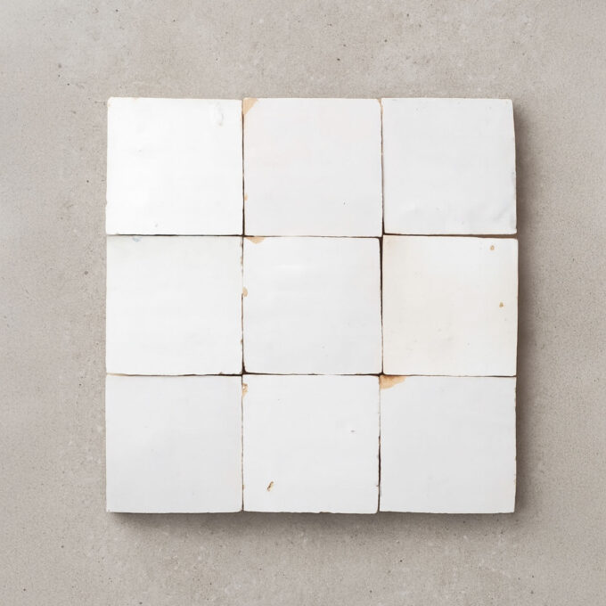 Zellige Artisanal Blanc Brillant 02 – Format 10×10 cm – Carrelage Marocain Fait Main